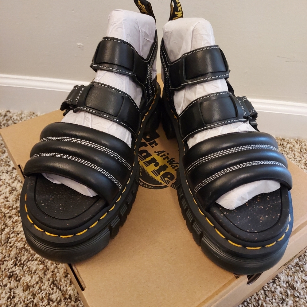 NIB - RICKI NAPPA LUX LEATHER 3-STRAP SANDALS
